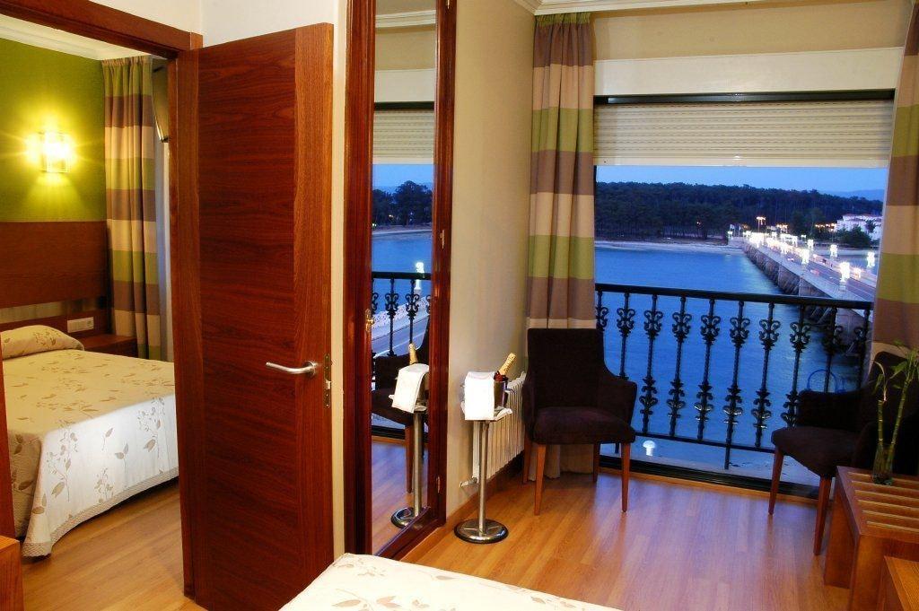 Hotel Puente De La Toja О Грове Екстериор снимка